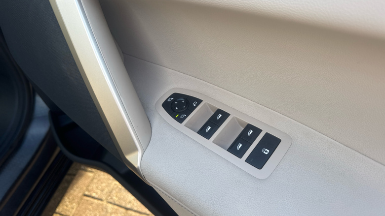 BMW iX 240kW xDrive40 M Sport 76.6kWh 5dr Auto Electric Estate